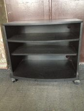 Продам тумбочку под телевизор б/у.