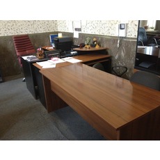 Продам офисные столы б/у. 400 грн