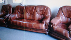 Продам новый кожаный гарнитур 3+1+1