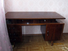 Стол двухтумбовый