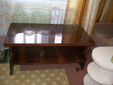 Продам журнальный столик.