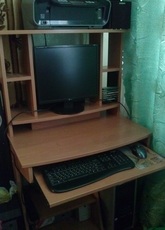 Продам компьютерный стол