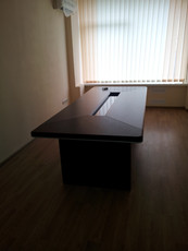 Продам стол для переговоров