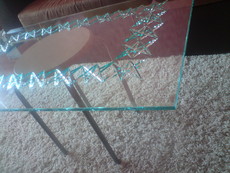 Стеклянные столешницы с фрезеровкой