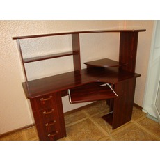 Продам компютерный стол