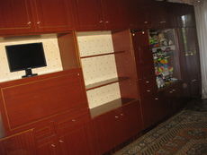 Продам стенку и стол б/у