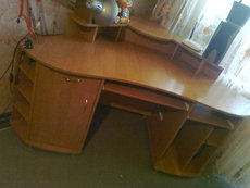 Продам компьютерный стол