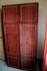 Продается стенка в гостинную + шкаф 2000 грн. ТОРГ!
