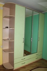 Продаю б.у. встроенный шкаф