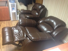Продам 2 кресла-реклайнер Колибри