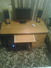 Продам компьютерный стол
