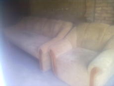 Продам диван и два раскладных кресла