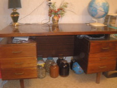 Стол деревянный