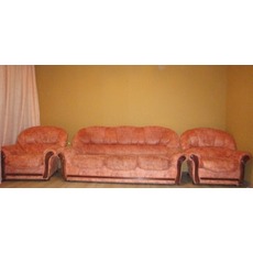 Продам диван раскладной и 2 кресла персикового цвета.