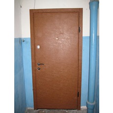 Внутренняя и наружная отделка металлических дверей кожезамен
