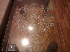 Стеклянный стол