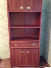 Книжный шкаф в идеальном состоянии