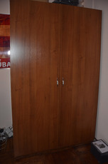 Шкаф в гостиную, практически новый.