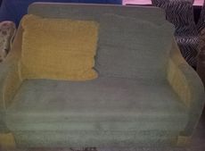 Продам диванчик.