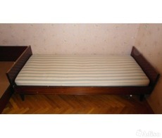 Кровать с матрасом