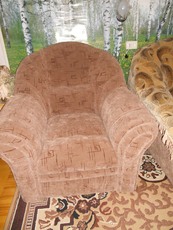 Продам диван и два кресла.