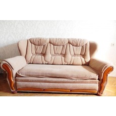 Продам стильный диван бу персикового цвета