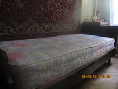 Кровать продам.