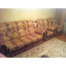 Продам мягкую мебель: диван и два кресла.