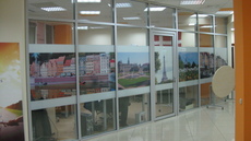 Стеклянная перегородка б/у.