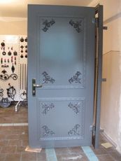 Нестандартные входные двери.