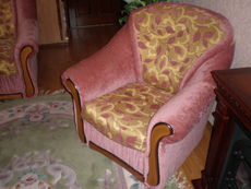 Продам угловой диван с креслом