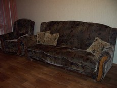 Продам диван + 2 кресла.