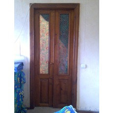 Продам двери деревянные со стеклом 