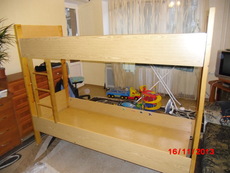 Продам 2-х ярусную кровать.
