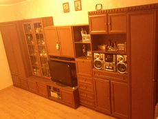 Стенка в комнату