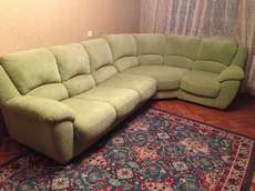 Диван в гостиною.