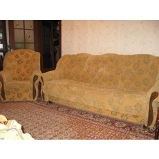 Продам мягкую мебель (диван + 2 кресла)