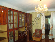 Продам стенку и 2 кровати