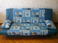 Продам диван-книжку недорого.