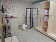 б/у мебель для магазина одежды