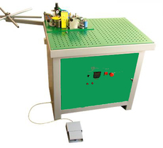 Кромкооблицовочный станок c отрубом.