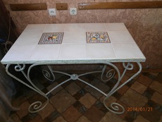 Продаем кованый столик в стиле "прованс"