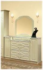 Комод с зеркалом в хорошем состоянии, б/у.