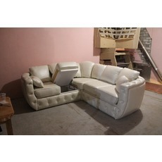 Продается угловой кожаный диван со скидкой!