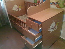 Детская кроватка