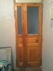 Продам сосновые б/у межкомнатные двери в хорошем состоянии