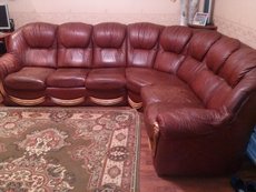 Продам кожаный угловой диван