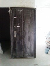 Продам входную строительную дверь б/у.