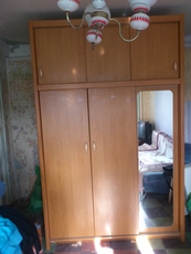 Продам шкаф. Срочно.