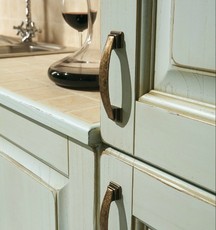 Меблі для дому, офісу та ресторанів під замовлення.